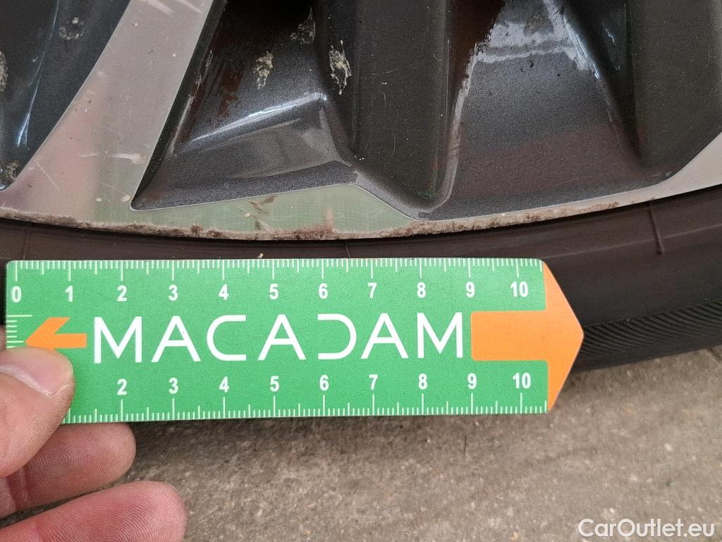  Toyota  Yaris TOYOTA  Hybride / 2019 / 5P / Berline Hybride 116h Iconic #7