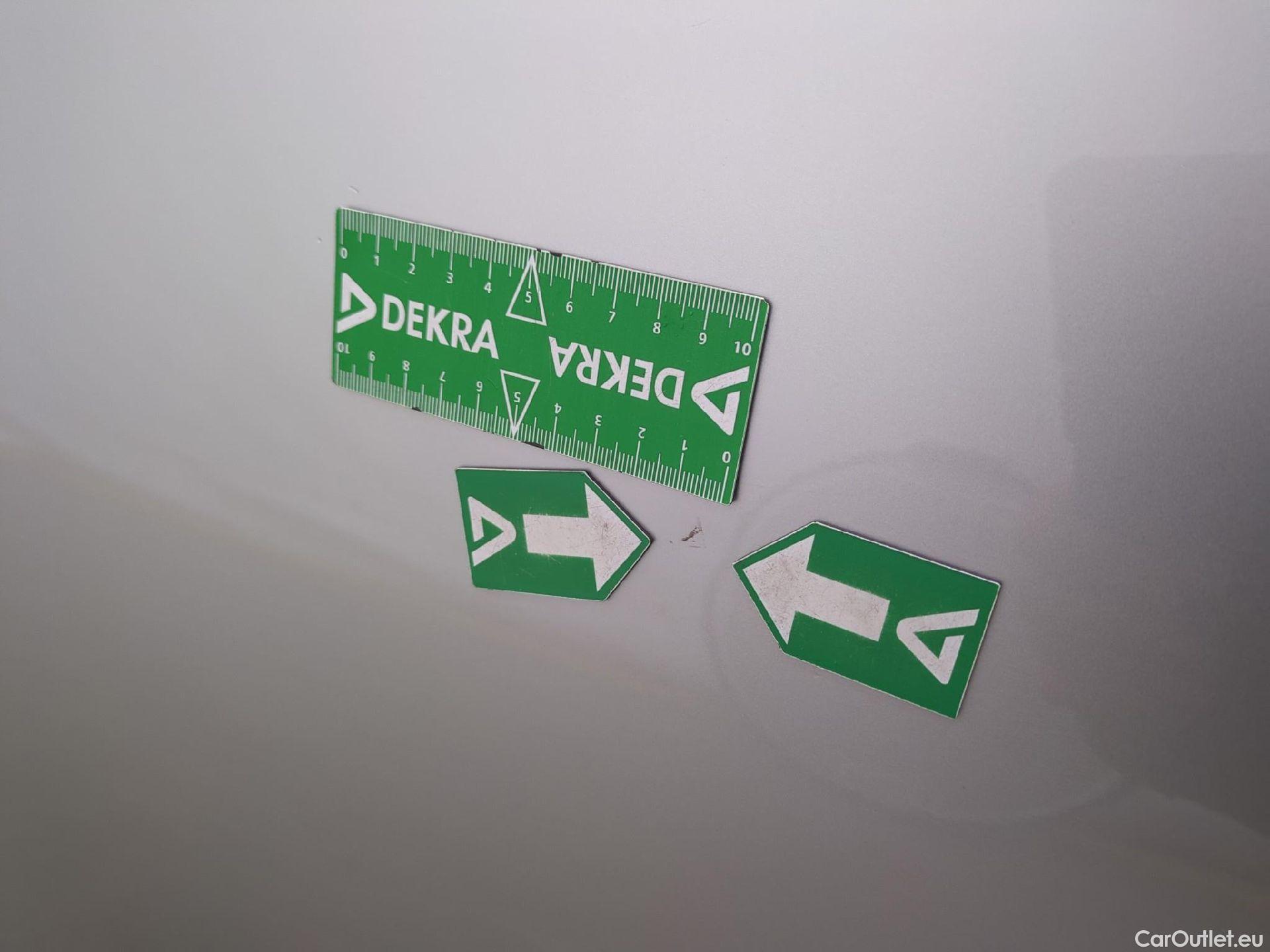  Toyota  Corolla TOYOTA  Touring Sports / 2018 / 5P / Break Hybride 122h Dynamic Business Stage Acad #44