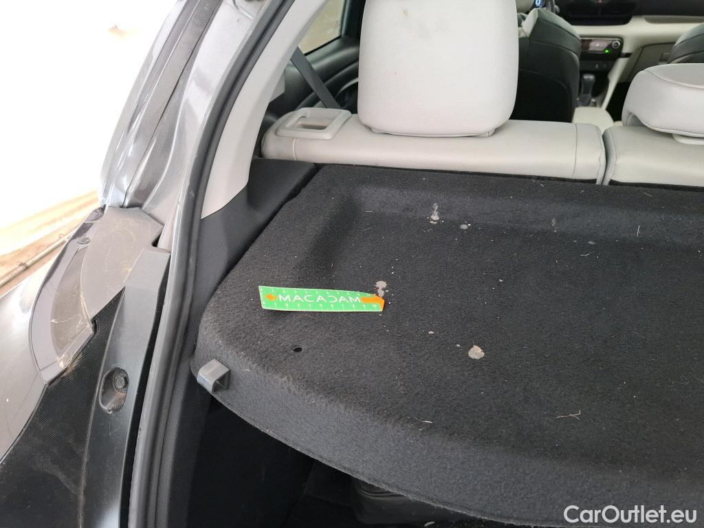  Toyota  Yaris TOYOTA  Hybride / 2019 / 5P / Berline Hybride 116h Iconic #47