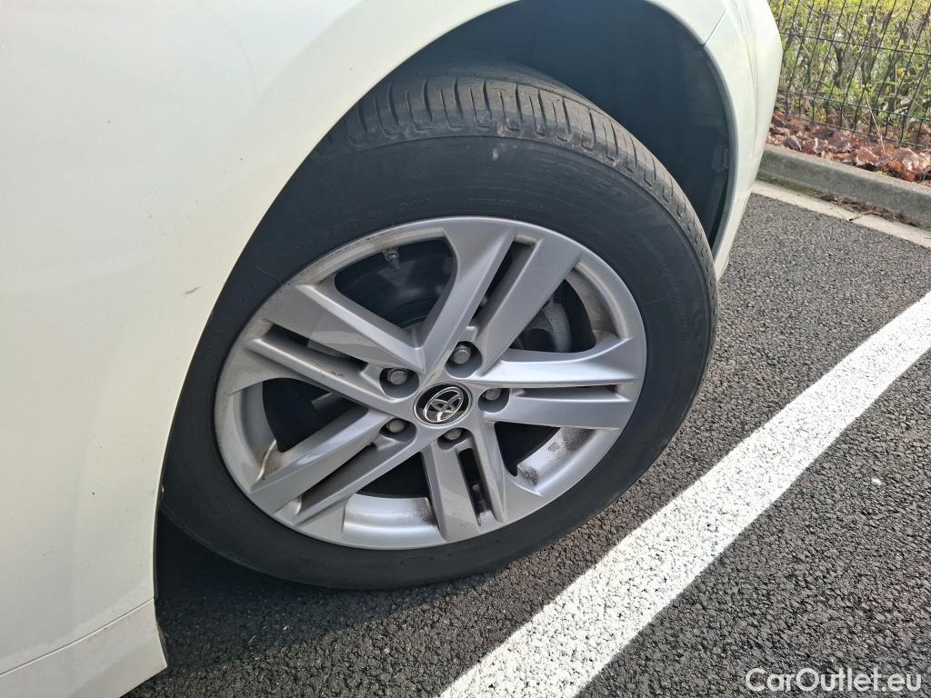  Toyota  Corolla TOYOTA  / 2018 / 5P / Berline Hybride 122h Dynamic Business #1