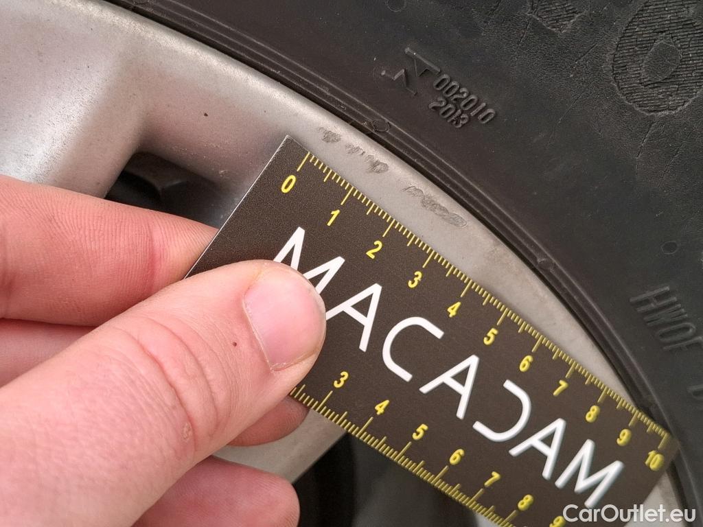  Toyota  Corolla TOYOTA  / 2018 / 5P / Berline Hybride 122h Dynamic Business Stage Acad #19