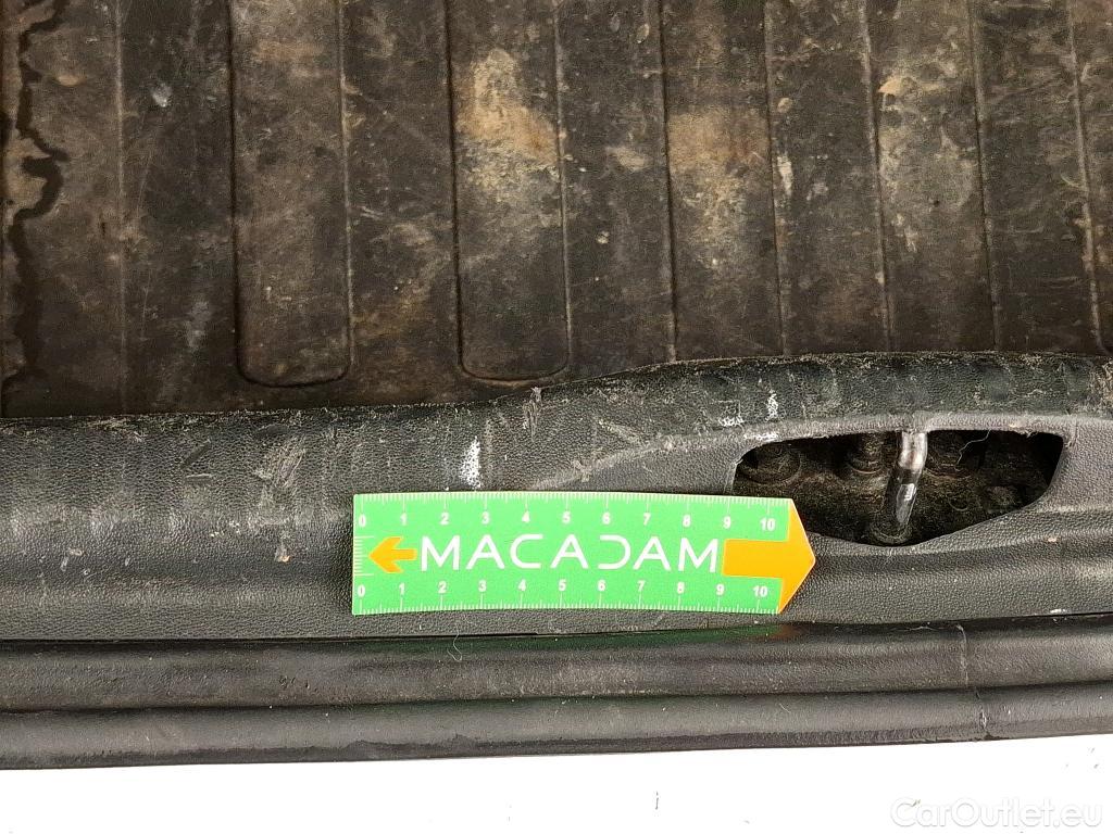  Citroen  C3  Société Feel 1.5 BlueHDI 100CV BVM5 E6dT #35