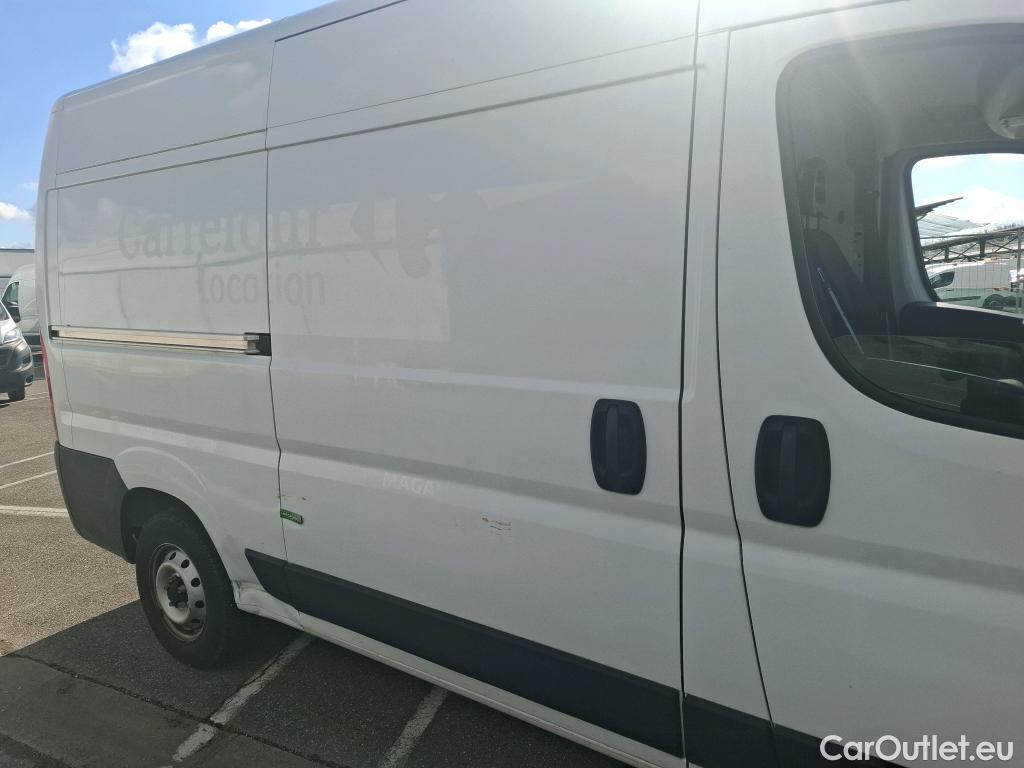  Fiat  Ducato FIAT  / 2014 / 4P / Fourgon tôlé 3.0 M H2 2.3 Multijet 120 Pack Pro Nav #19