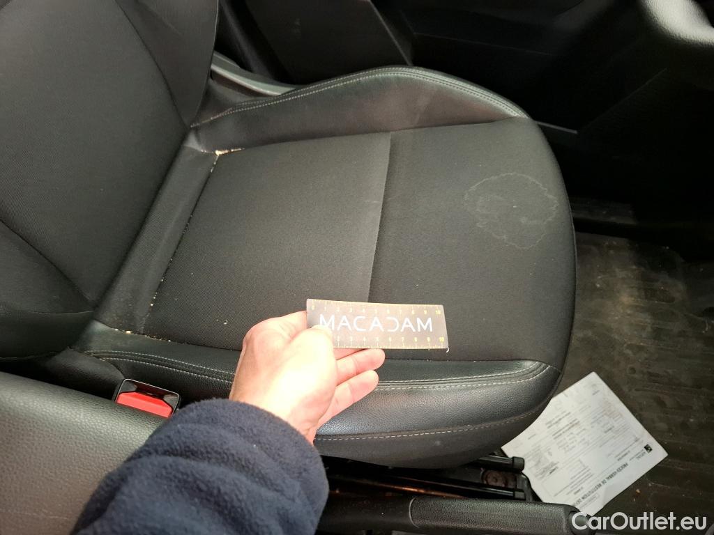  Renault  Kangoo RENAULT  / 2021 / 4P / Fourgonnette GD CONFORT - BLUE DCI 95 #17