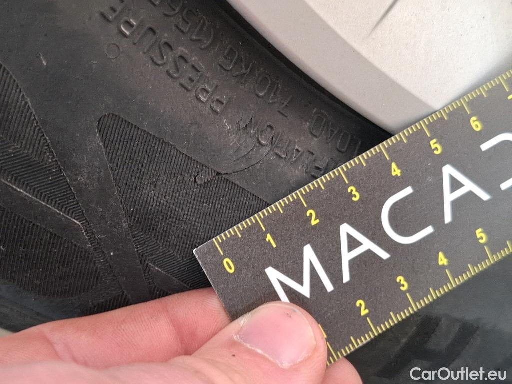  Renault  Captur  / 2019 / 5P / SUV Business TCe 140 EDC FAP -21 / TRANSFO VP/VF #13