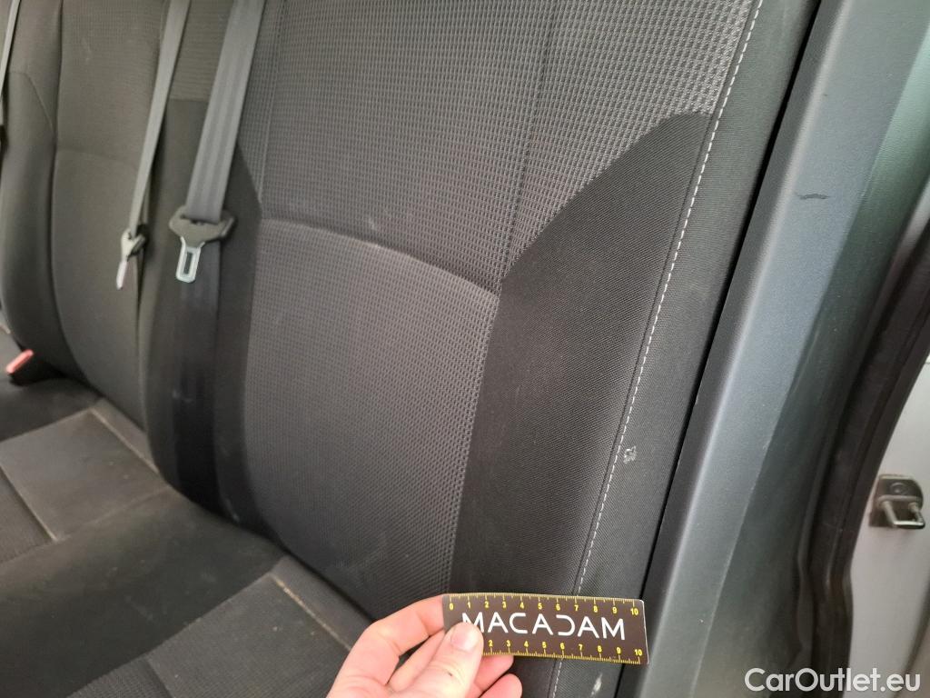  Renault  Trafic RENAULT  / 2021 / 4P / Fourgon tôlé CA CF L1H1 3T Blue dCi 150 #4