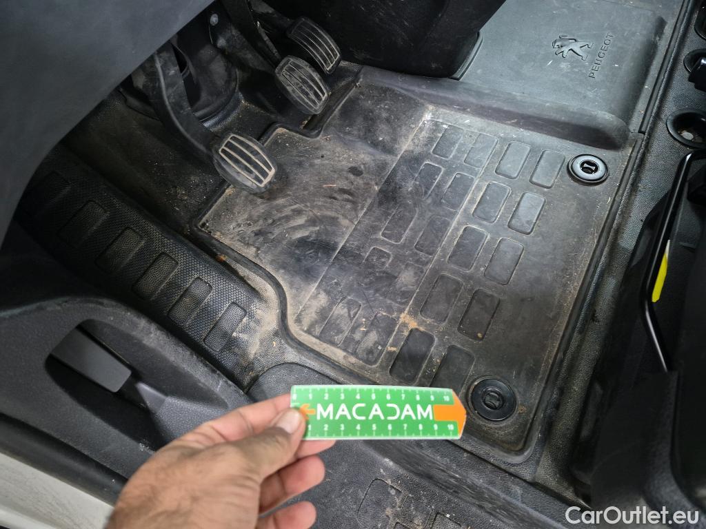  Peugeot  Expert  Fourgon Premium Compact 1.5 HDi 120CV BVM6 E6dT #19