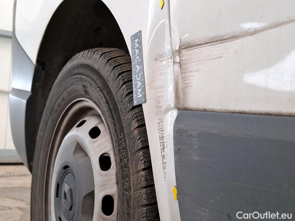  Renault  Trafic RENAULT  / 2021 / 4P / Fourgon tôlé CA CF L1H1 3T Blue dCi 150 #13