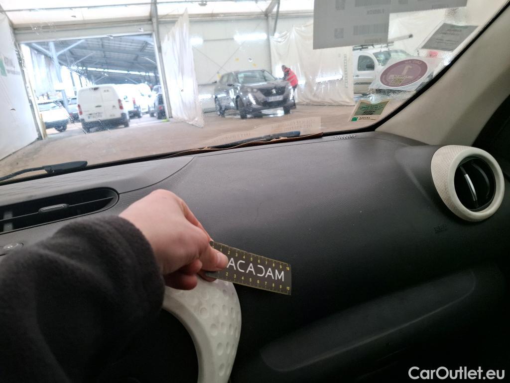  Renault  Twingo RENAULT  5p Berline Zen SCe 75 / TRANSFO VP VF #21