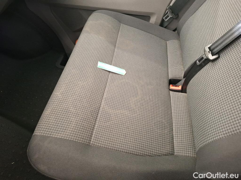  Volkswagen  Transporter VOLKSWAGEN  VU 4p Fourgon 2.0 TDi 150 L2H1 Business Line #18