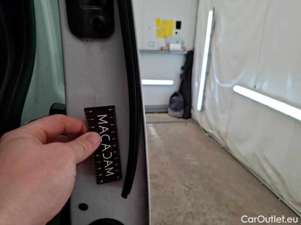  Renault  Trafic RENAULT  / 2021 / 4P / Fourgon tôlé CA CF L1H1 3T Blue dCi 150 #61