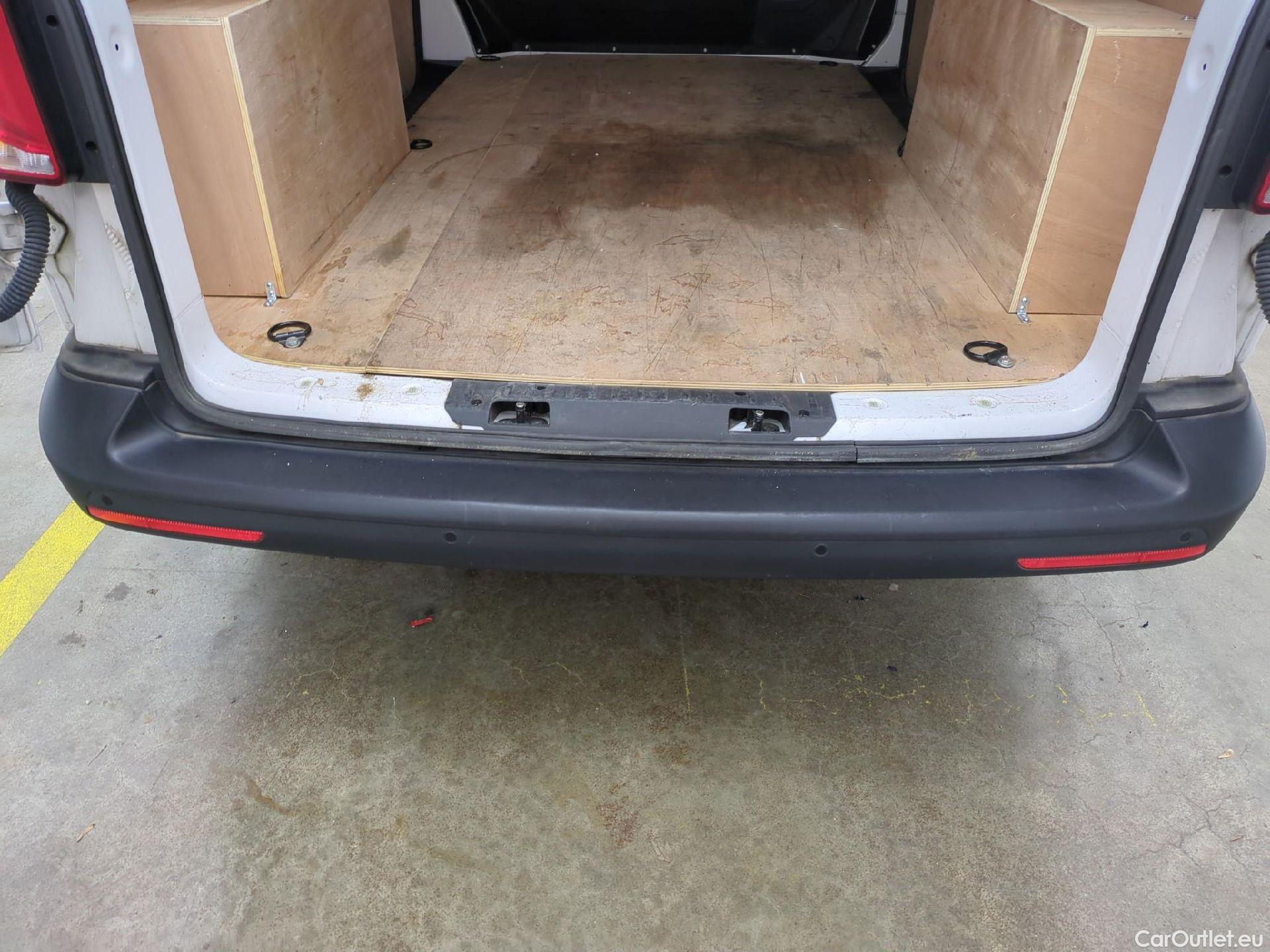  Volkswagen  Transporter VOLKSWAGEN  / 2019 / 4P / Fourgon tôlé 2.0 TDi 110 L1H1 Business #14