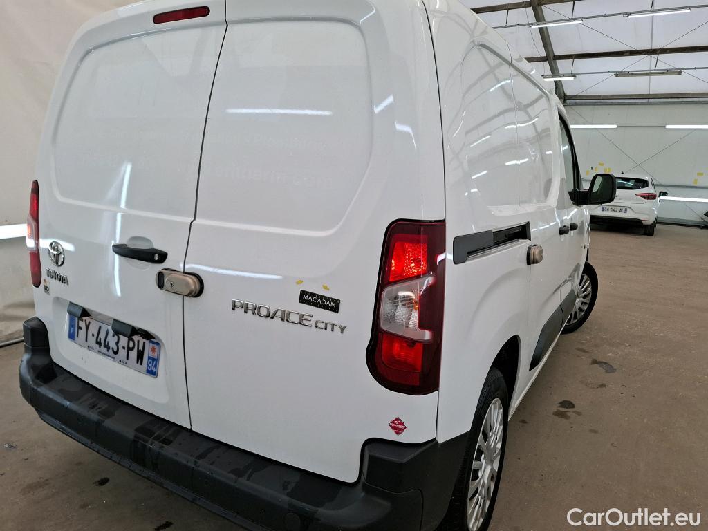  Toyota  Proace TOYOTA  City / 2019 / 4P / Fourgonnette 1.5 Medium 100 D-4D Business #29