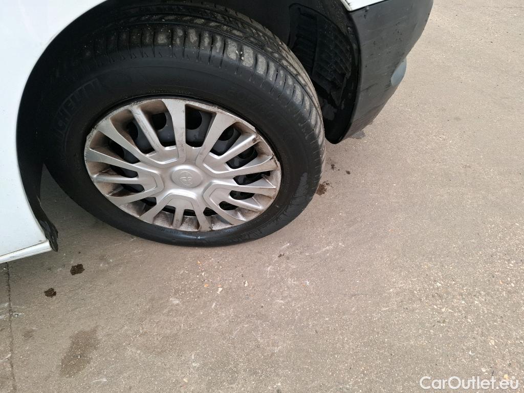  Toyota  Proace TOYOTA  City / 2019 / 4P / Fourgonnette 1.5 Medium 100 D-4D Business #33