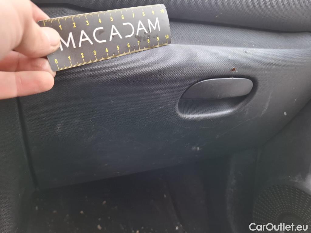  Renault  Twingo RENAULT  5p Berline Zen SCe 75 / TRANSFO VP VF #89