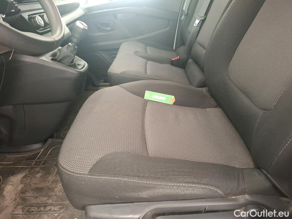  Renault  Trafic RENAULT  / 2021 / 4P / Fourgon tôlé FG CF L1H1 2T8 Blue dCi 130 #24