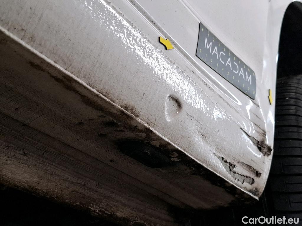  Volkswagen  Caddy VOLKSWAGEN  Maxi Van VU 4p Fourgonnette 2.0 TDI MAXI 150 Business Line Plus #39