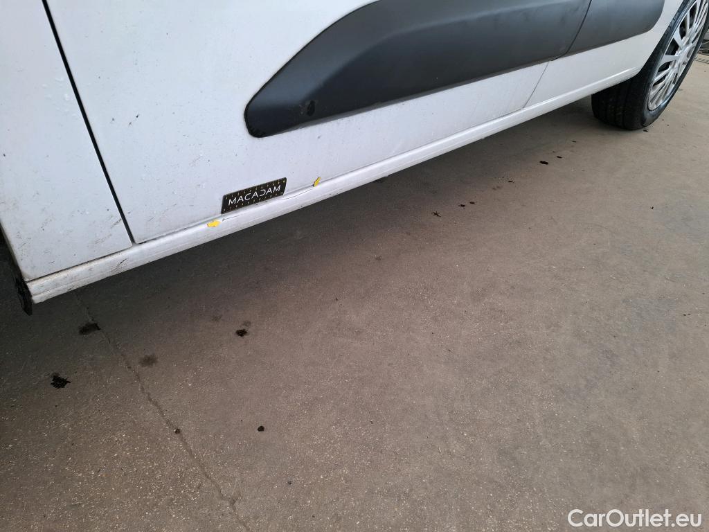  Toyota  Proace TOYOTA  City / 2019 / 4P / Fourgonnette 1.5 Medium 100 D-4D Business #23