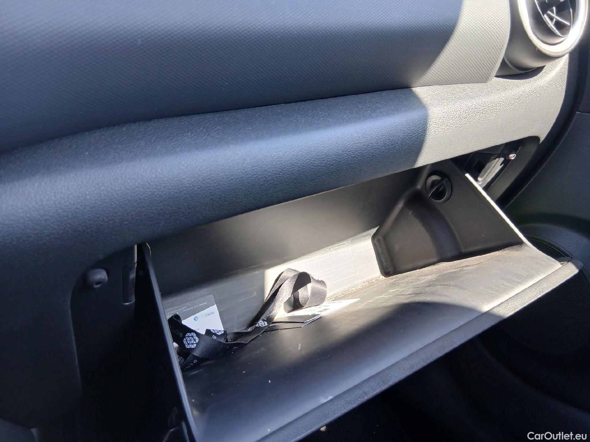  Hyundai  Konna HYUNDAI Kona / 2020 / 5P / todoterreno 1.6 GDI HEV Maxx DCT #3