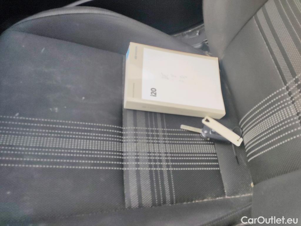  Hyundai  i20 HYUNDAI  / 2020 / 5P / berlina con portón 1.0 TGDI 74kW (100CV) 48V Essence #1