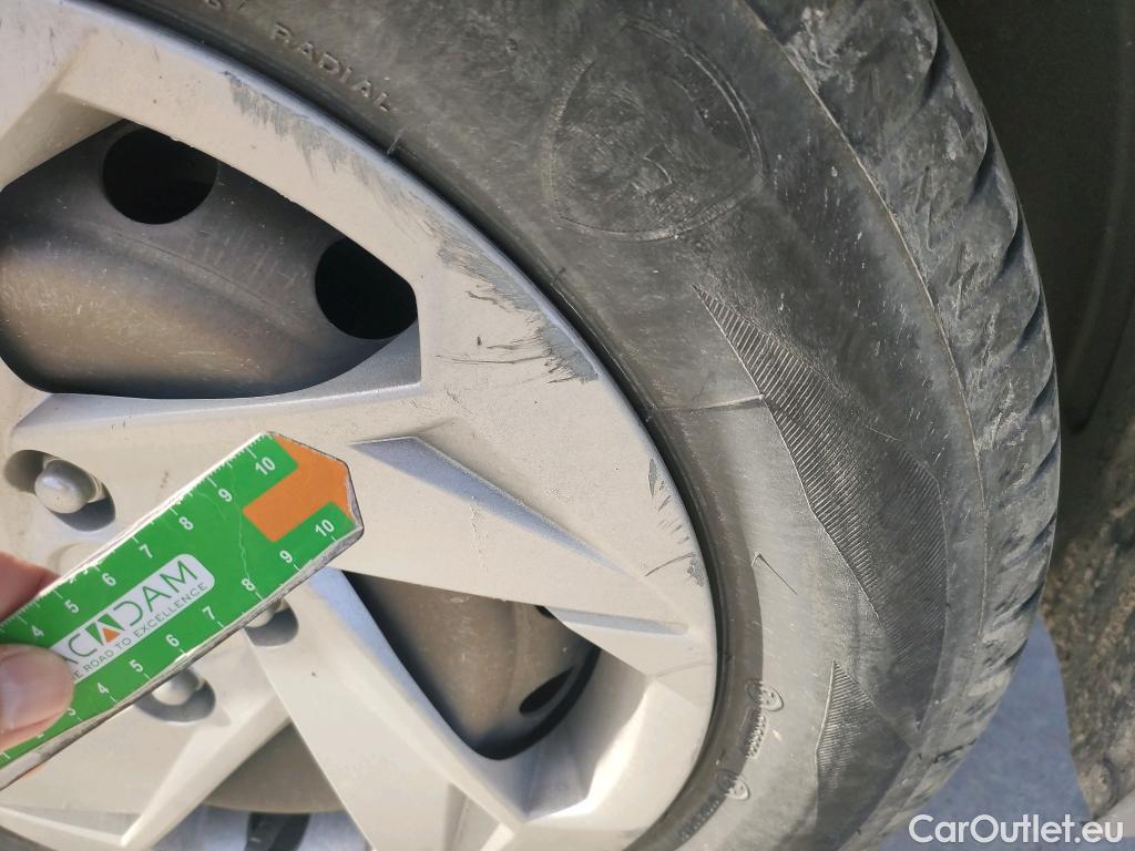  Hyundai  i20 HYUNDAI  / 2020 / 5P / berlina con portón 1.0 TGDI 74kW (100CV) 48V Essence #31