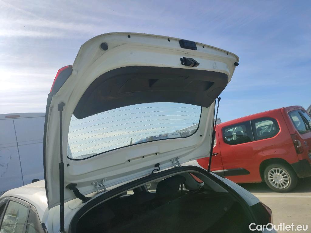  Hyundai  i20 HYUNDAI  / 2020 / 5P / berlina con portón 1.0 TGDI 74kW (100CV) 48V Essence #22