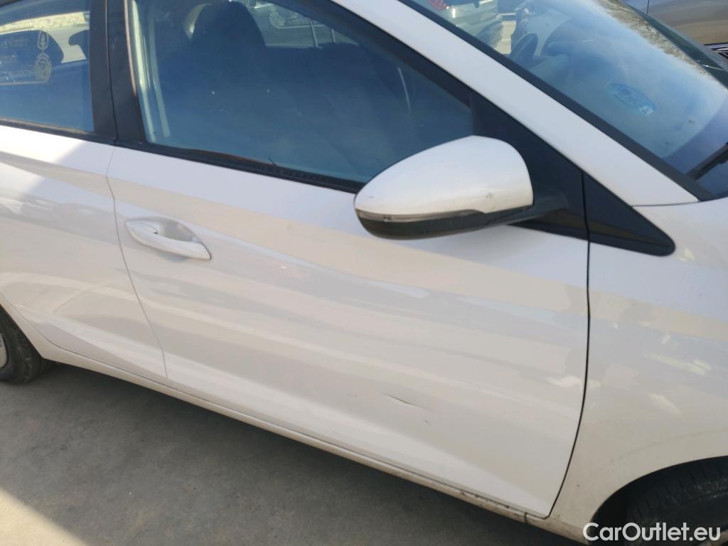  Hyundai  i20 HYUNDAI  / 2020 / 5P / berlina con portón 1.0 TGDI 74kW (100CV) 48V Essence #36