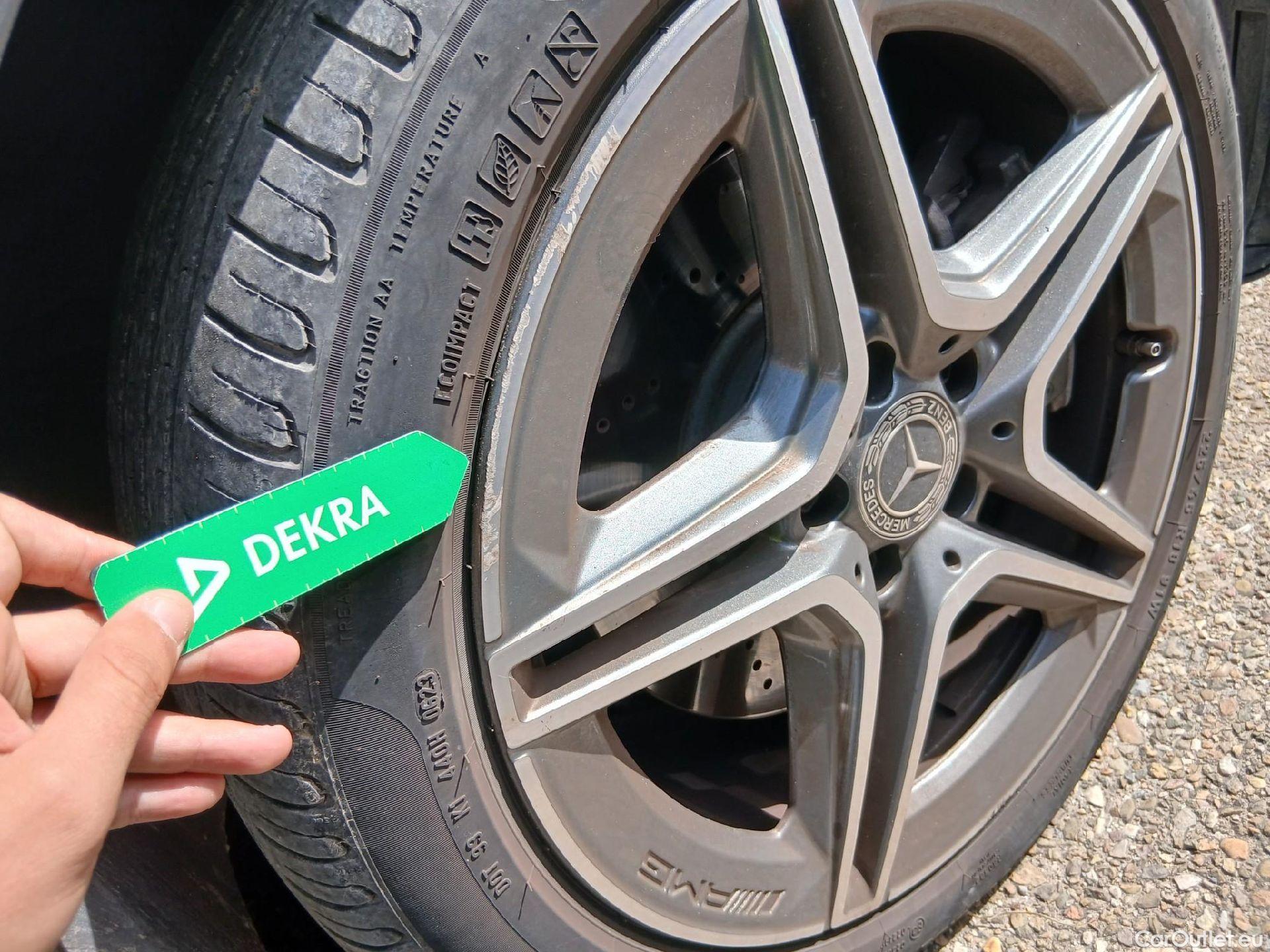  Mercedes  A-Klasse MERCEDES-BENZ Clase A / 2022 / 5P / berlina con portón A 250 e #22