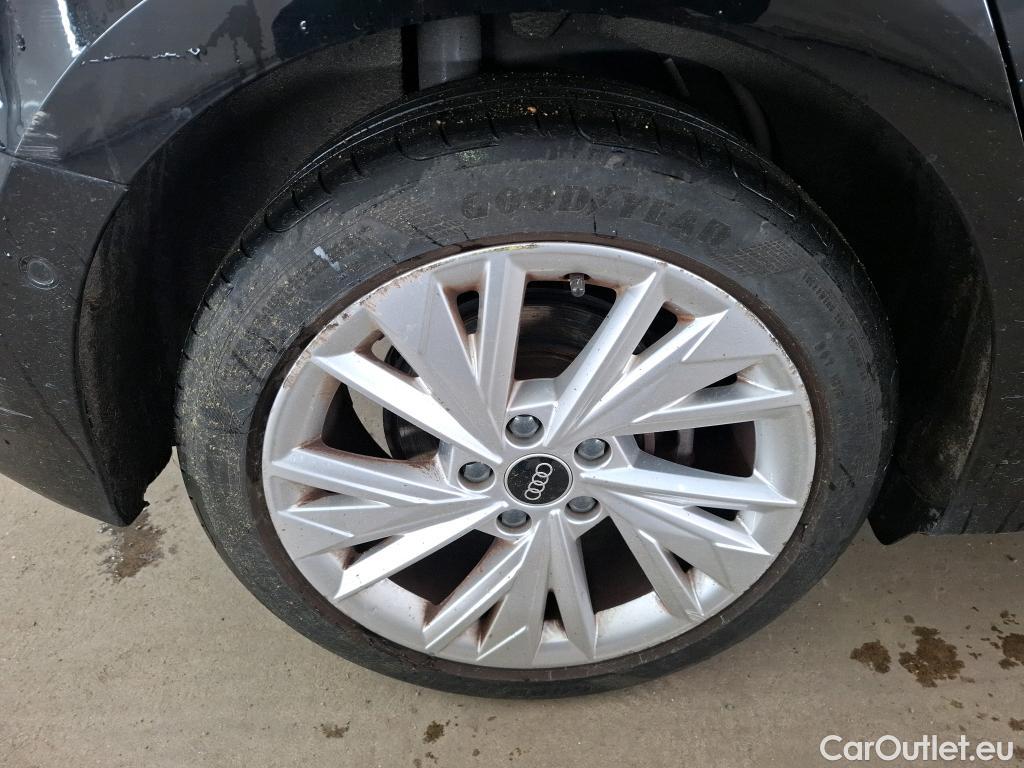  Audi  A3 AUDI  Sportback / 2020 / 5P / Berline 35 TFSI 150 MHEV S Tronic Design Luxe #28