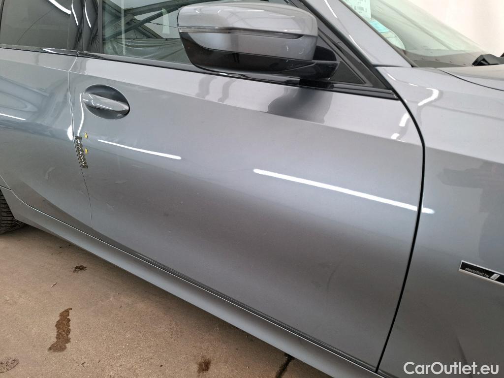  Bmw  Serie 3 BMW Série 3 Touring / 2022 / 5P / Break 320e xDrive 204 Busi Design BVA8 Hybride #6