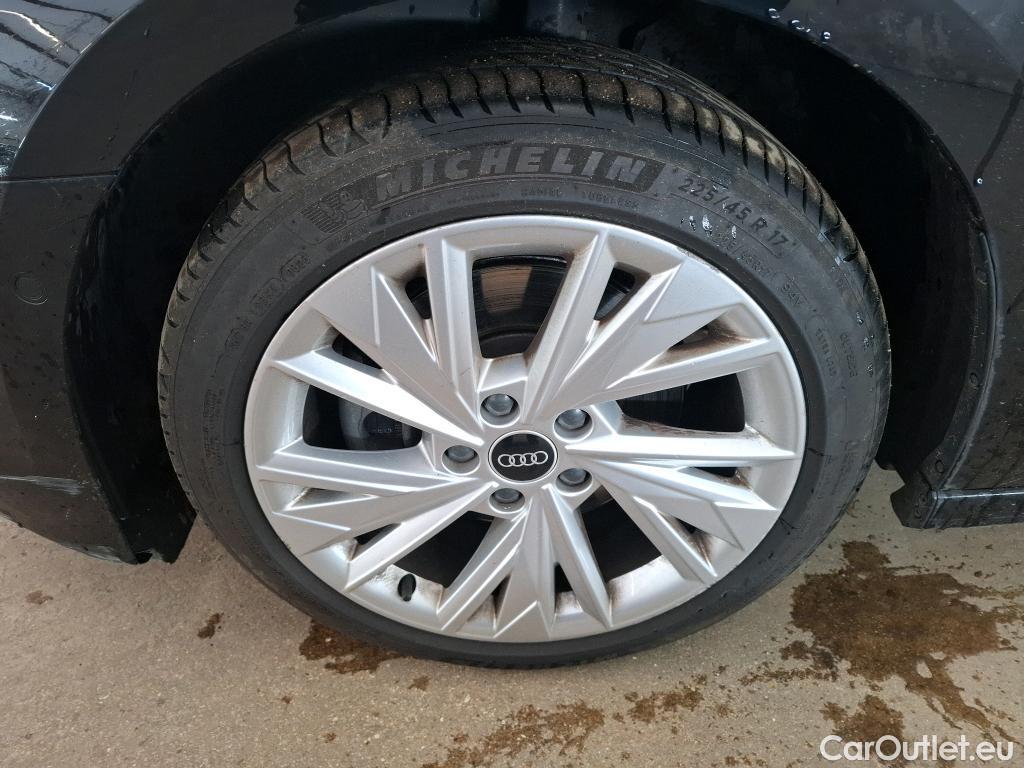  Audi  A3 AUDI  Sportback / 2020 / 5P / Berline 35 TFSI 150 MHEV S Tronic Design Luxe #24