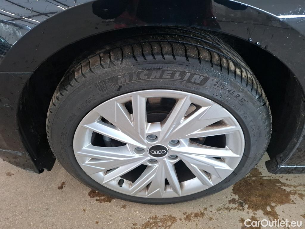  Audi  A3 AUDI  Sportback / 2020 / 5P / Berline 35 TFSI 150 MHEV S Tronic Design Luxe #23