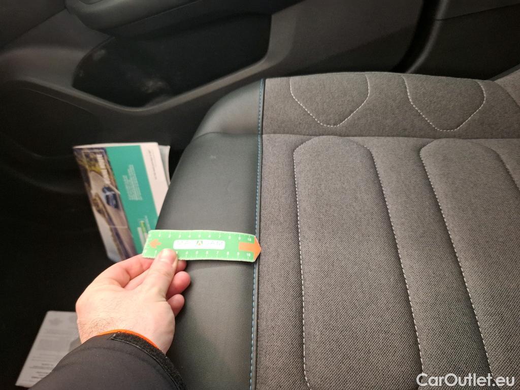  Citroen  C4 CITROEN  X / 2022 / 4P / Berline PureTech 130 S&S EAT8 Feel Pack #28