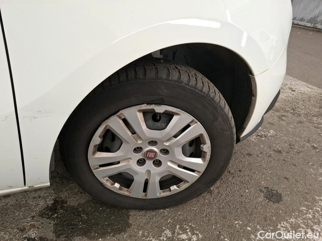  Fiat  Doblo FIAT Doblò Cargo / 2015 / 4P / Fourgonnette 1.6 Multijet 105 Pro Lounge #20