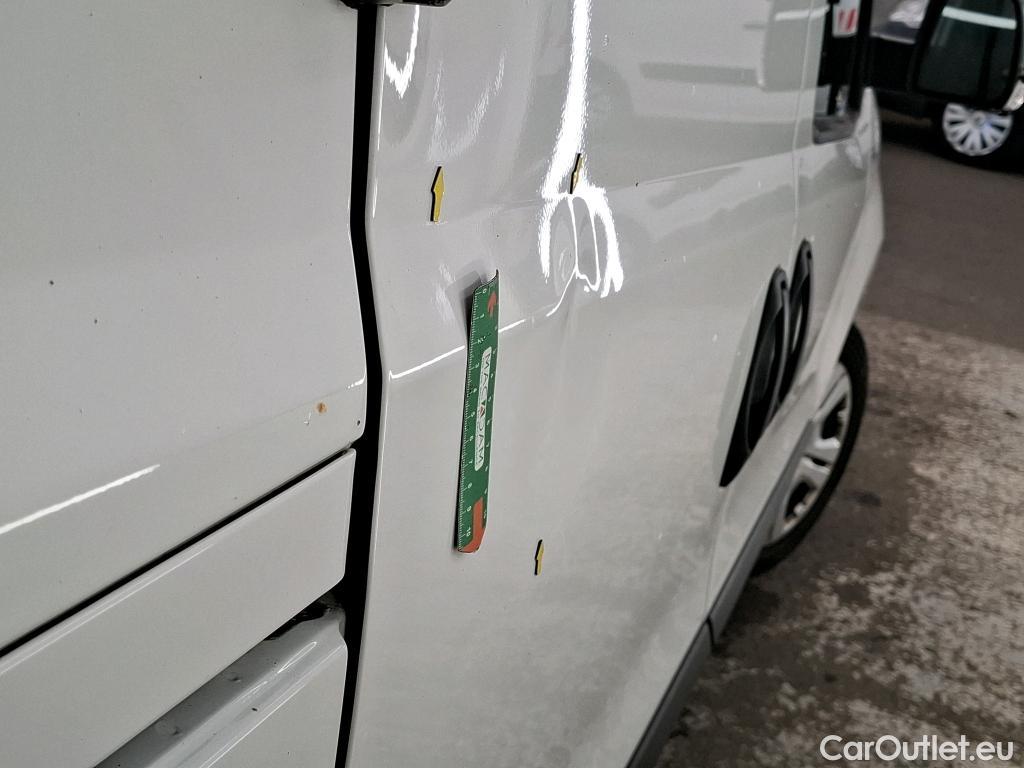  Fiat  Doblo FIAT Doblò Cargo / 2015 / 4P / Fourgonnette 1.6 Multijet 105 Pro Lounge #4