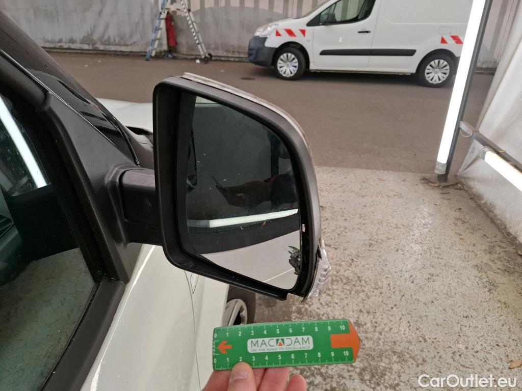  Fiat  Doblo FIAT Doblò Cargo / 2015 / 4P / Fourgonnette 1.6 Multijet 105 Pro Lounge #34