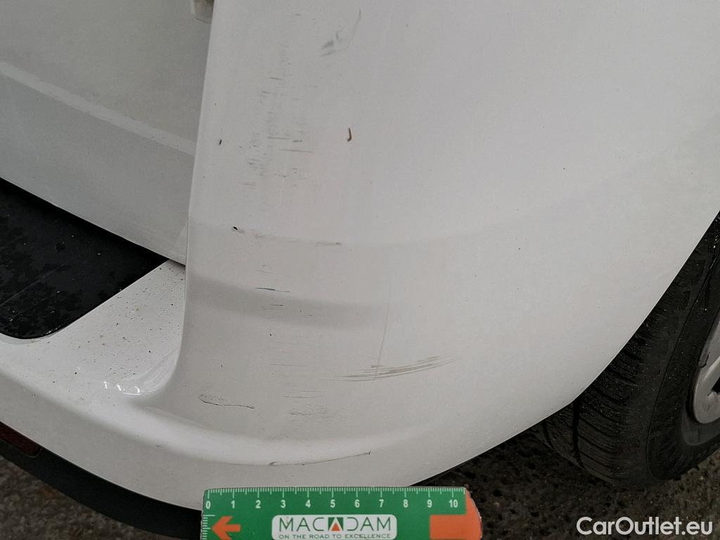  Fiat  Doblo FIAT Doblò Cargo / 2015 / 4P / Fourgonnette 1.6 Multijet 105 Pro Lounge #15