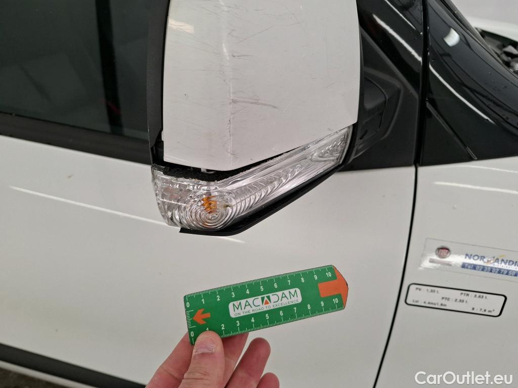  Fiat  Doblo FIAT Doblò Cargo / 2015 / 4P / Fourgonnette 1.6 Multijet 105 Pro Lounge #36