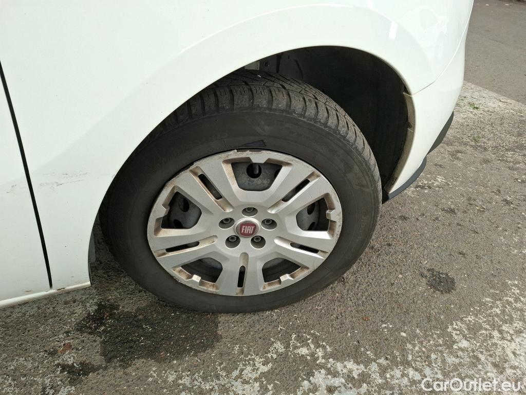  Fiat  Doblo FIAT Doblò Cargo / 2015 / 4P / Fourgonnette 1.6 Multijet 105 Pro Lounge #38