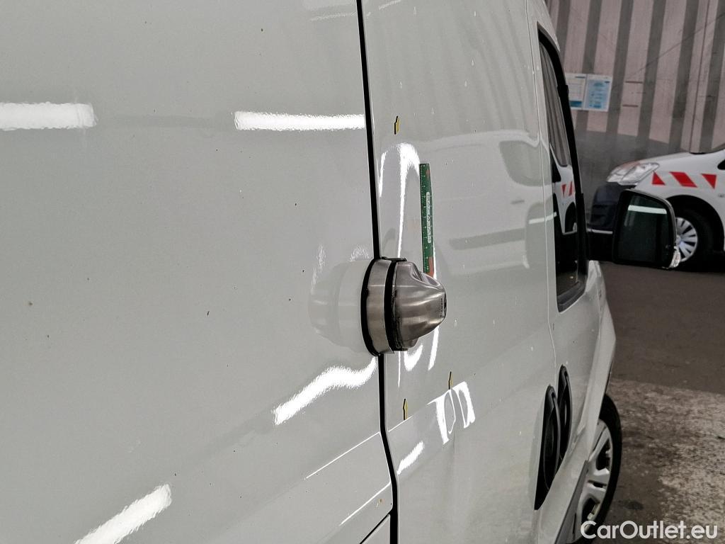  Fiat  Doblo FIAT Doblò Cargo / 2015 / 4P / Fourgonnette 1.6 Multijet 105 Pro Lounge #2