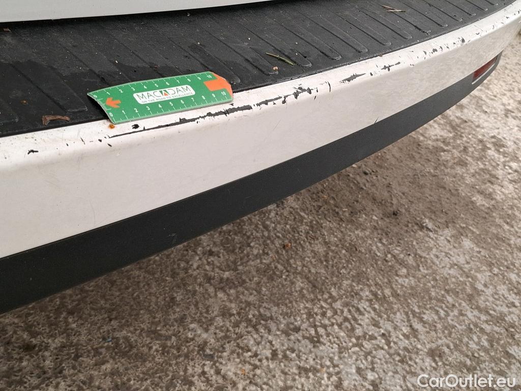  Fiat  Doblo FIAT Doblò Cargo / 2015 / 4P / Fourgonnette 1.6 Multijet 105 Pro Lounge #14