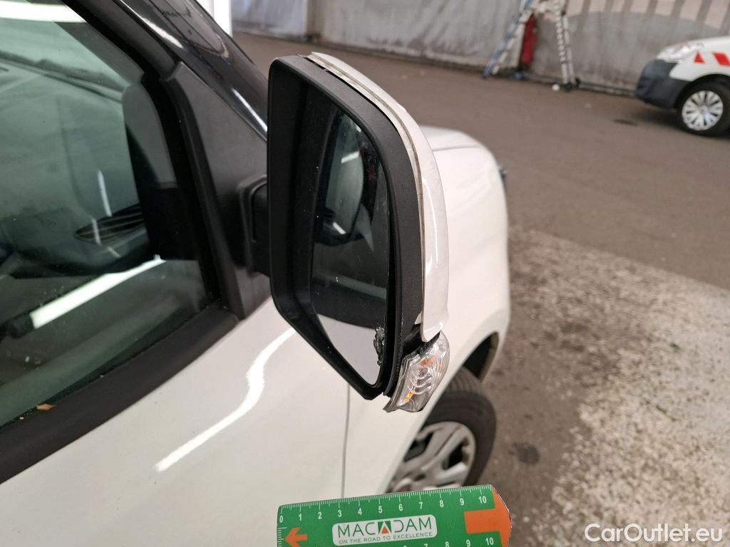  Fiat  Doblo FIAT Doblò Cargo / 2015 / 4P / Fourgonnette 1.6 Multijet 105 Pro Lounge #6