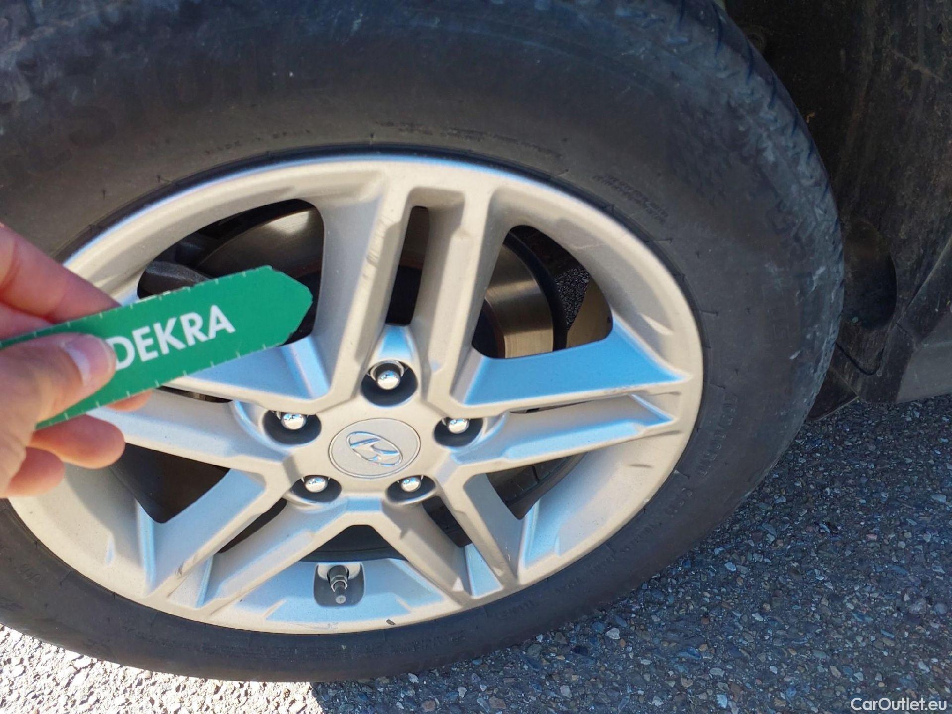  Hyundai  Konna HYUNDAI Kona / 2020 / 5P / todoterreno 1.6 CRDI 100kW (136CV) 48V Maxx 4X2 #23