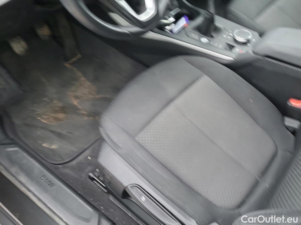  Bmw  Serie 1 BMW  / 2019 / 5P / berlina con portón 118i #14