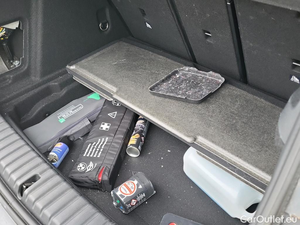  Bmw  Serie 1 BMW  / 2019 / 5P / berlina con portón 118i #11