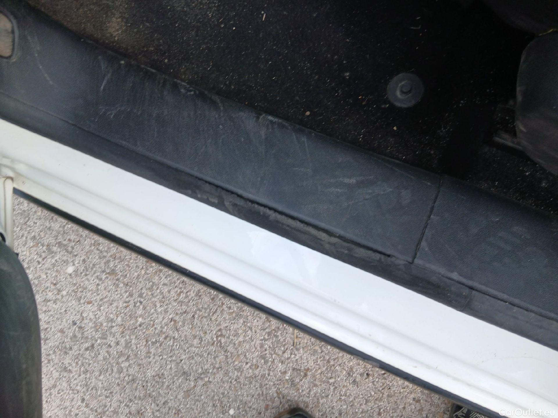  Citroen  C3 CITROEN  / 2020 / 5P / berlina con portón BlueHDi 75KW (100CV) S&S FEEL #39