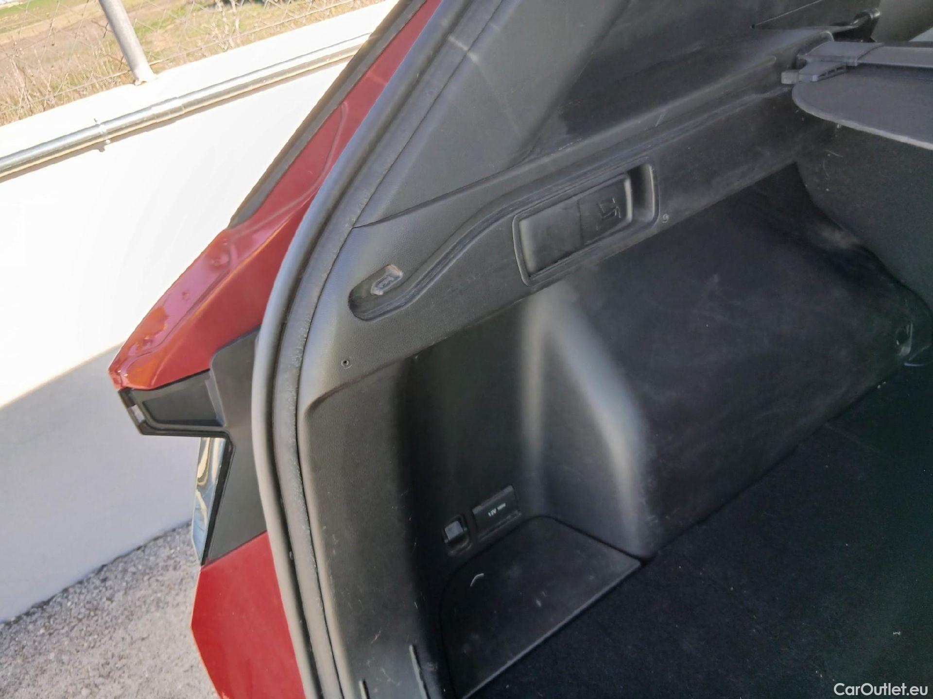  Hyundai  Tucson HYUNDAI  / 2020 / 5P / todoterreno 1.6 CRDI 100kW (136CV) 48V Tecno DCT 2C #50