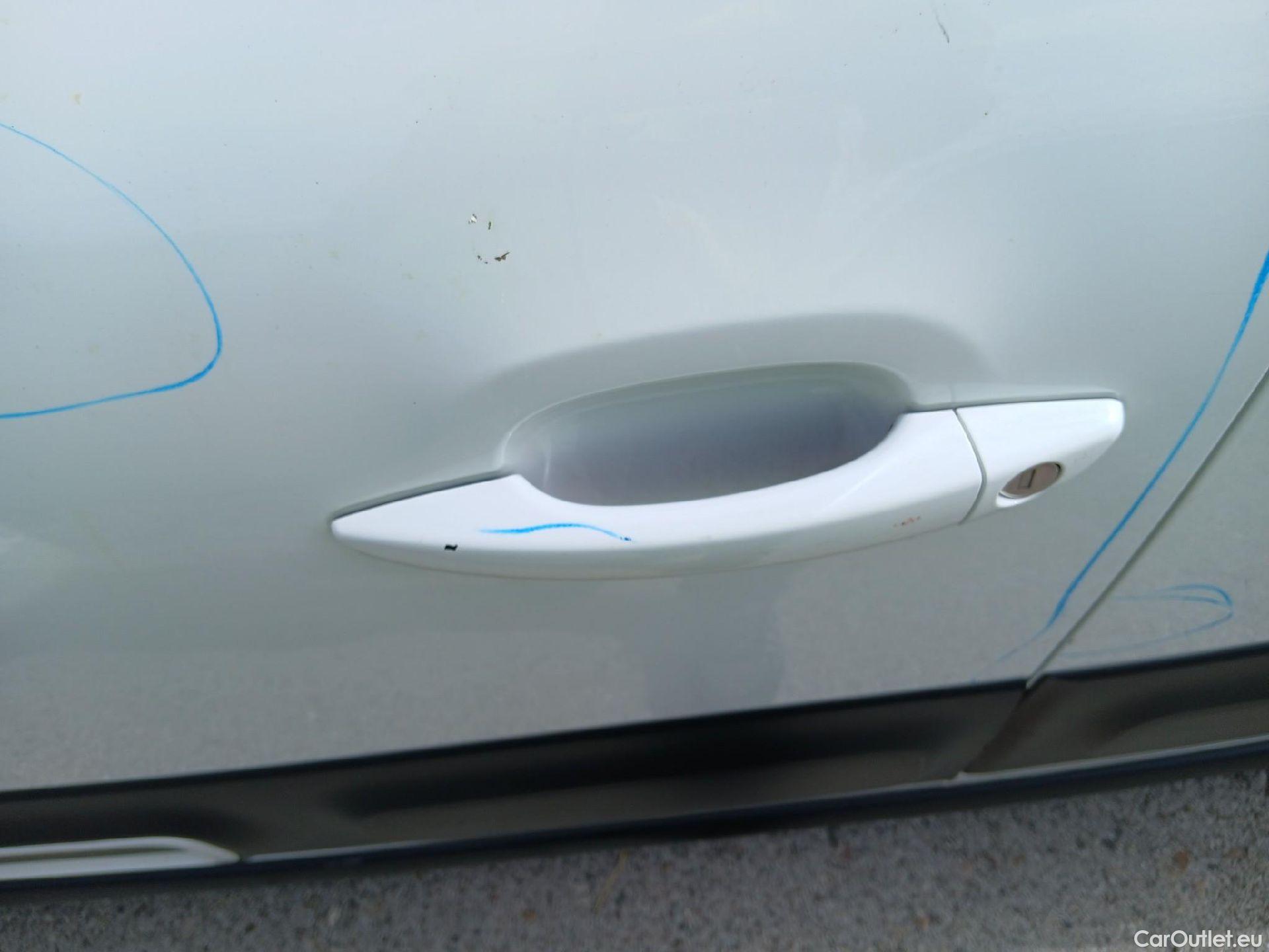  Citroen  C3 CITROEN  / 2020 / 5P / berlina con portón BlueHDi 75KW (100CV) S&S FEEL #32