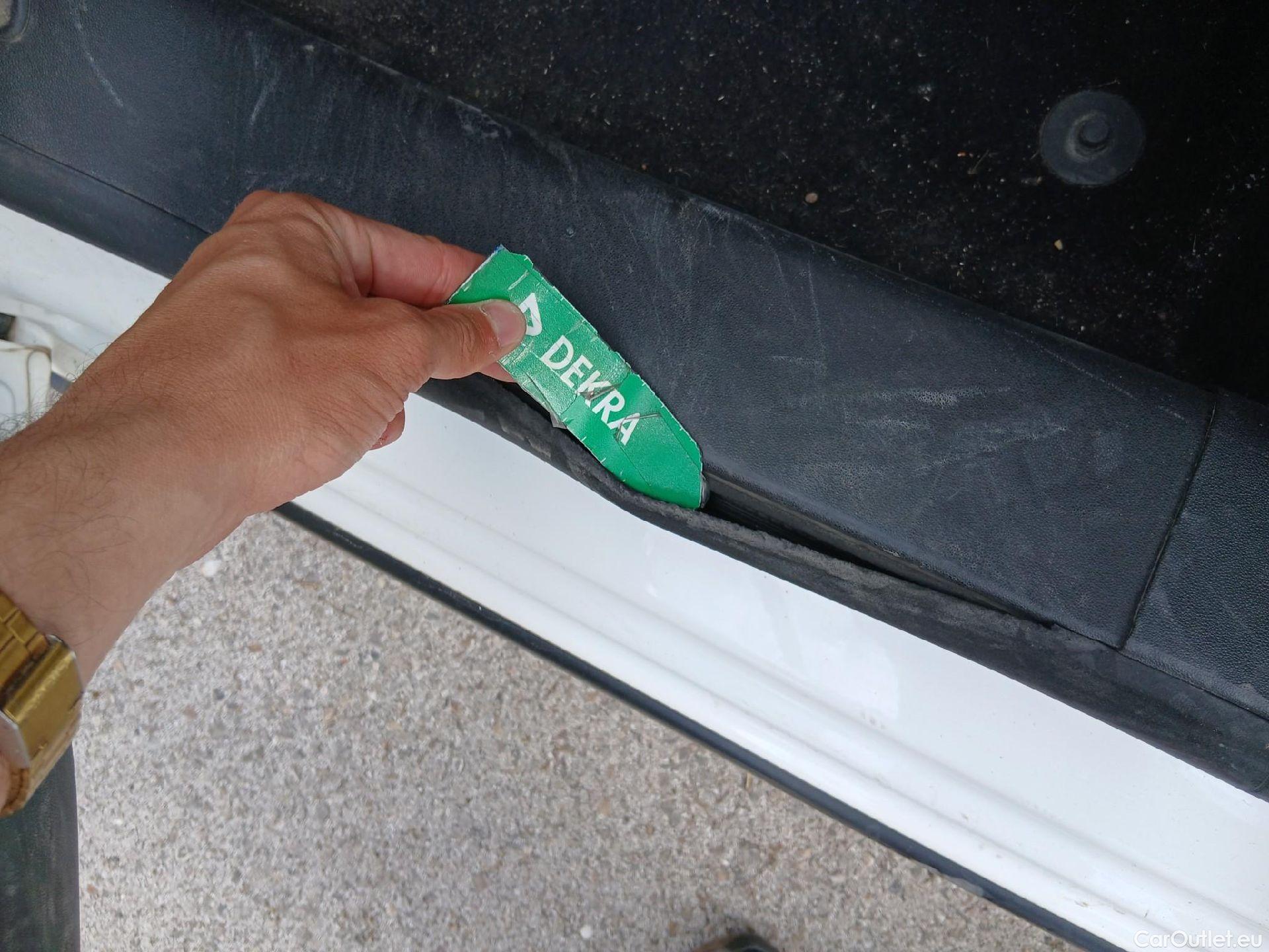  Citroen  C3 CITROEN  / 2020 / 5P / berlina con portón BlueHDi 75KW (100CV) S&S FEEL #40