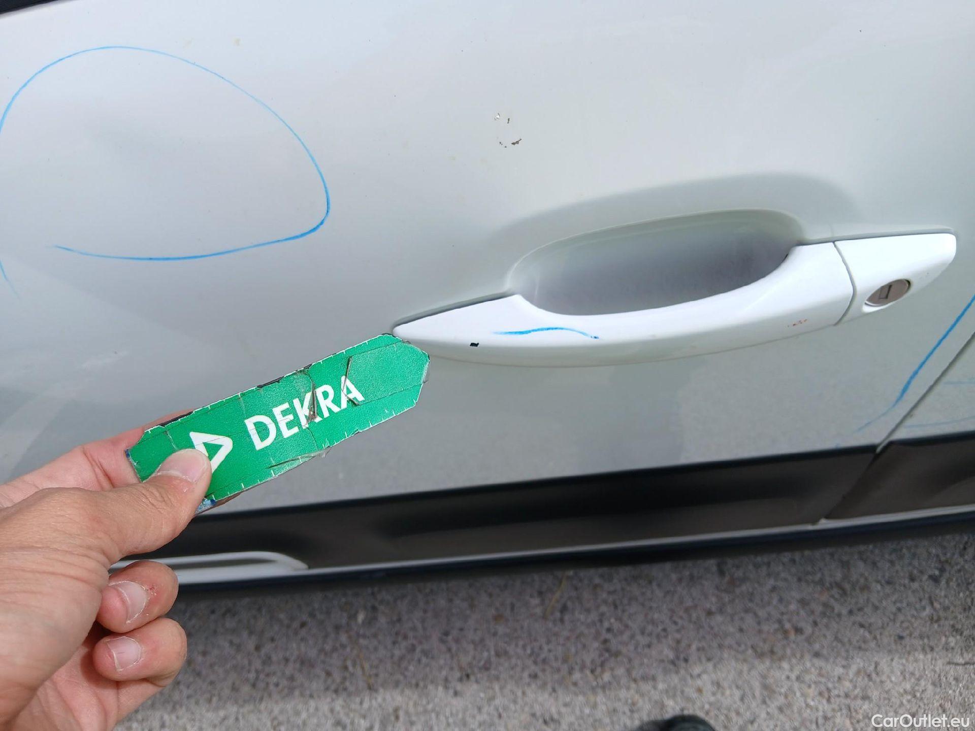  Citroen  C3 CITROEN  / 2020 / 5P / berlina con portón BlueHDi 75KW (100CV) S&S FEEL #31